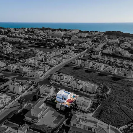 Pet-friendly With Private Pool Close To The וילה *